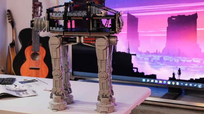 Der AT-AT ist riesig. (Bild: Oliver Nickel/Golem.de)